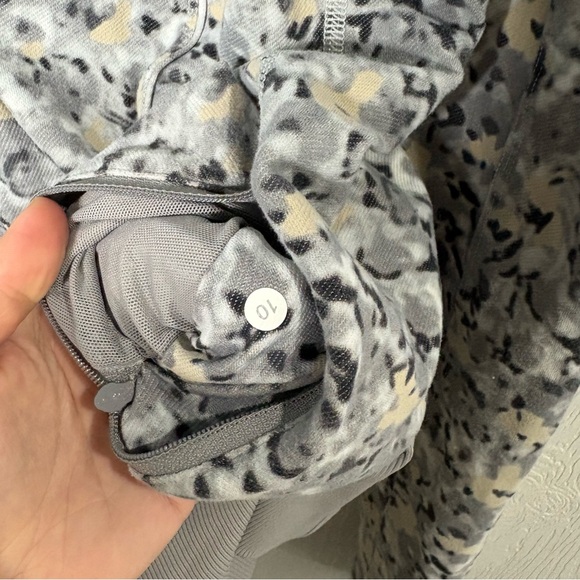 Lululemon Nice Asana Jacket Not So Petite Fleur Silver Spoon size 10 - Picture 10 of 11